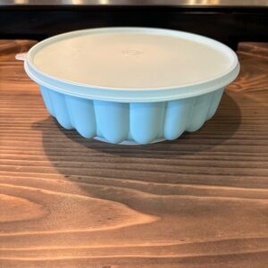 Vintage Tupperware Jell-O Mold 9inch diameter Mint Green EUC